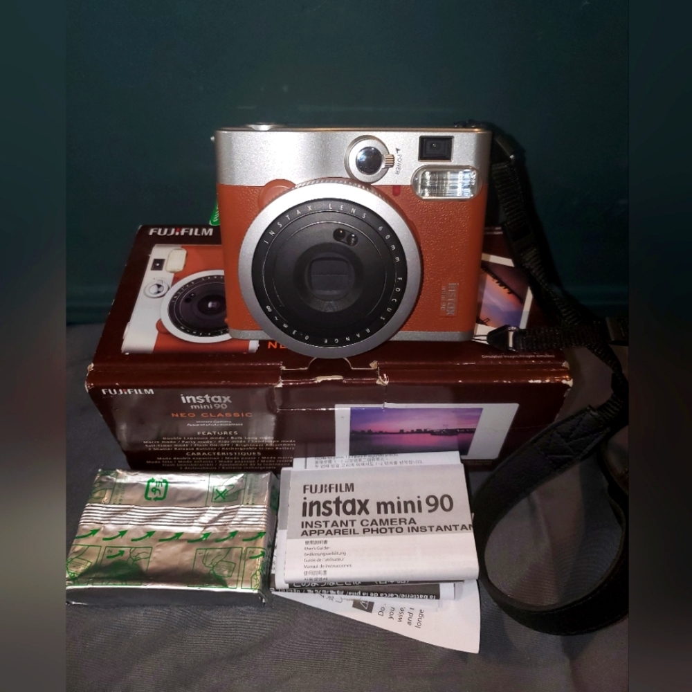FUJiFILM instax mini 90 Neo Classic Camera